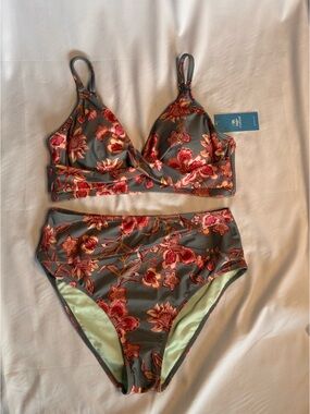 Cupshe Gray Floral Bikini Set with Pink and Red Accents